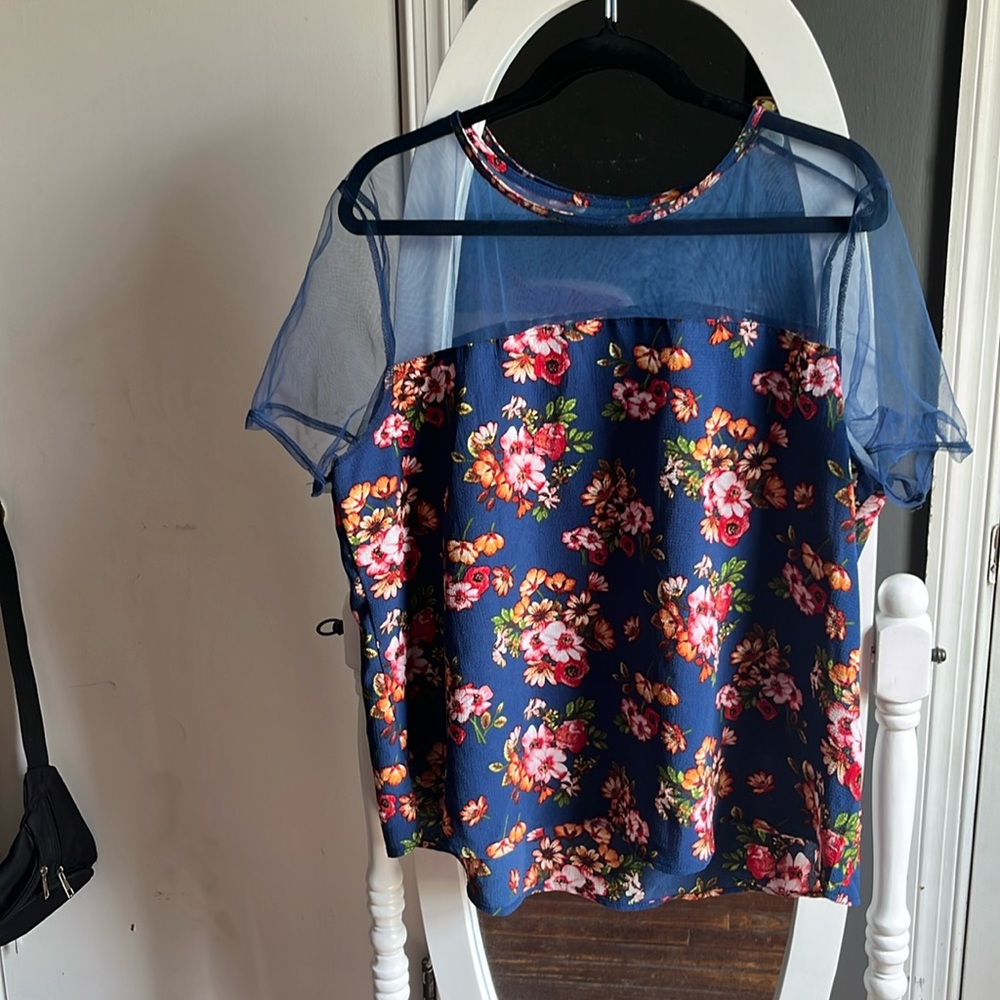Floral top